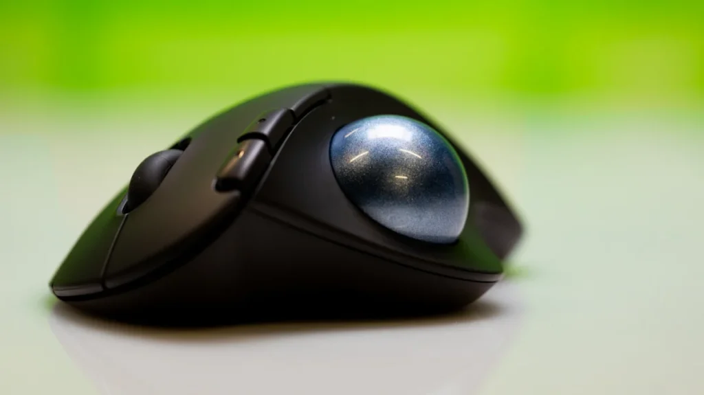 Logitech Ergo M575S Review ..